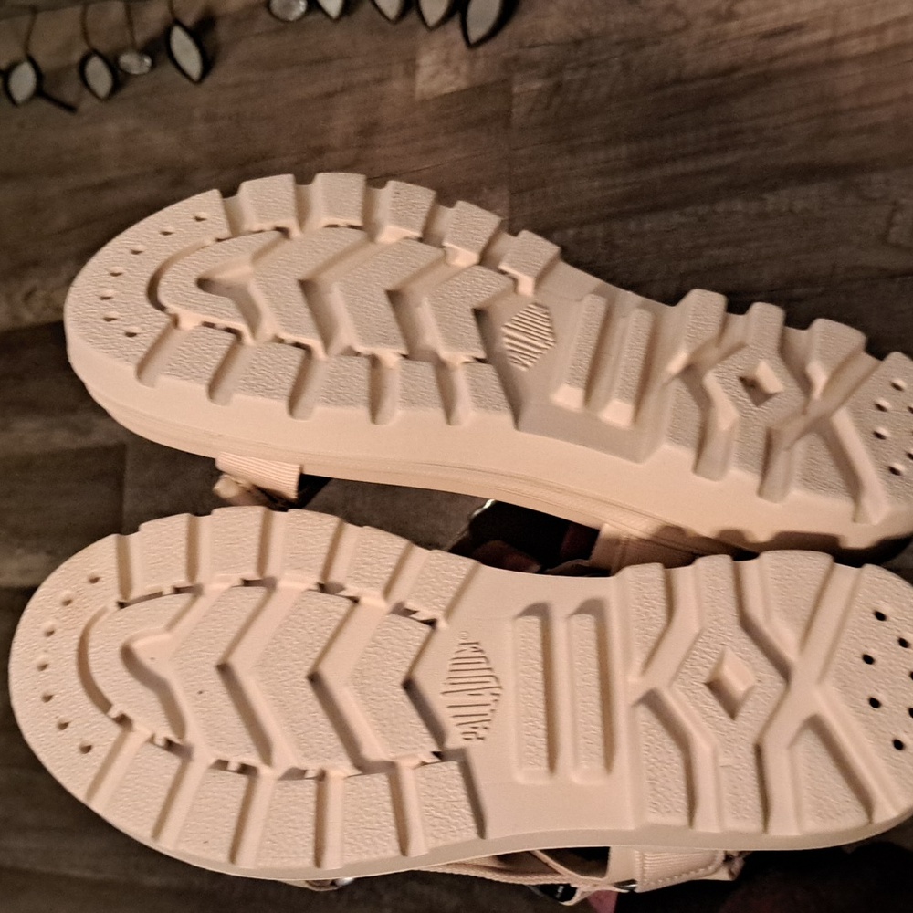 NWOT Palladium Revolt Womens Sandal Chunky Sole - Picture 6 of 8